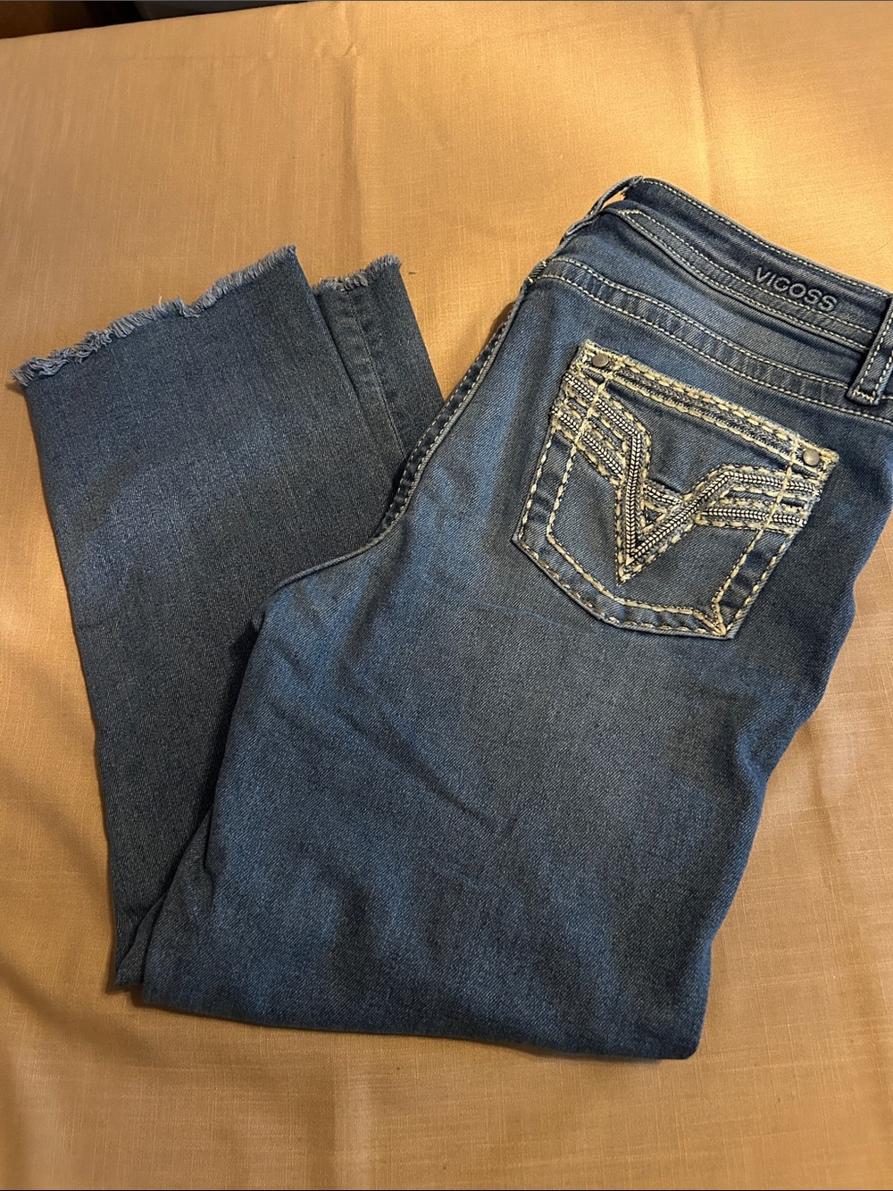 EUC Vigoss Women's Medium Blue Embellished Pocket Cropped Jeans